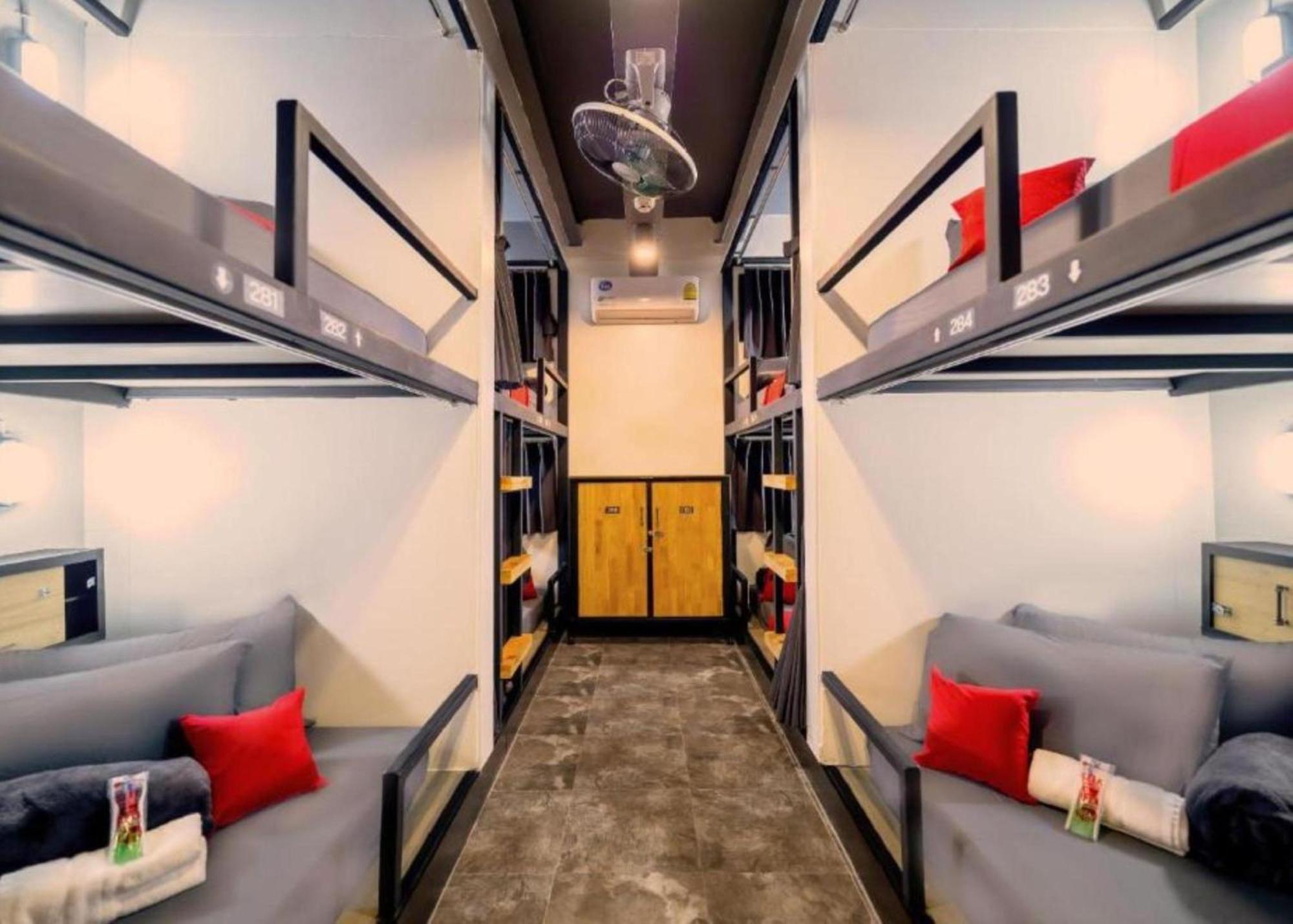 RedDoorz Episode 11 Hostel Sukhumvit Bangkok Exterior foto