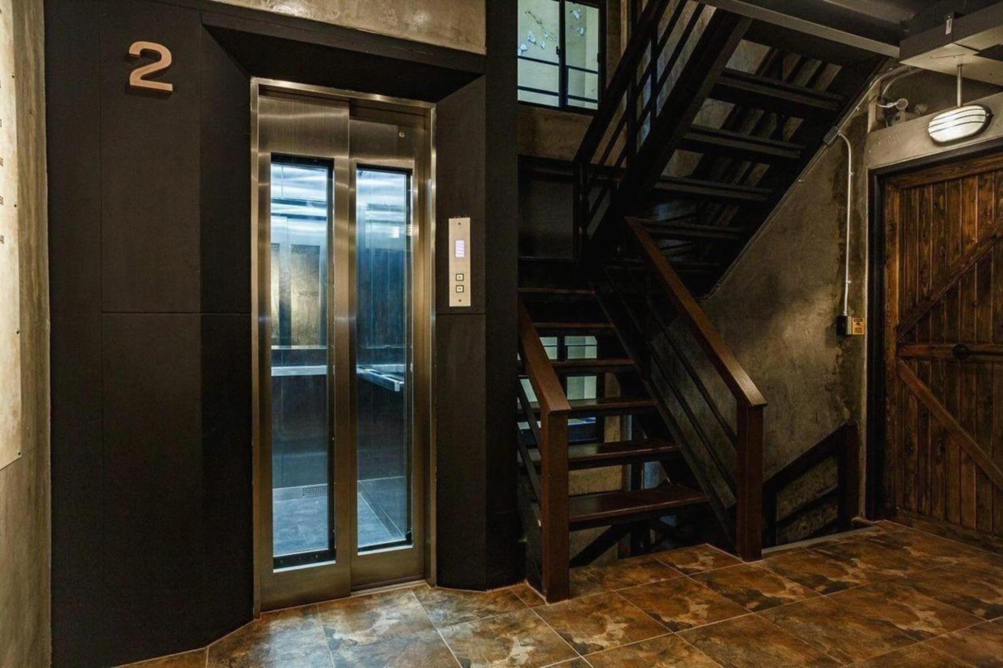 RedDoorz Episode 11 Hostel Sukhumvit Bangkok Exterior foto