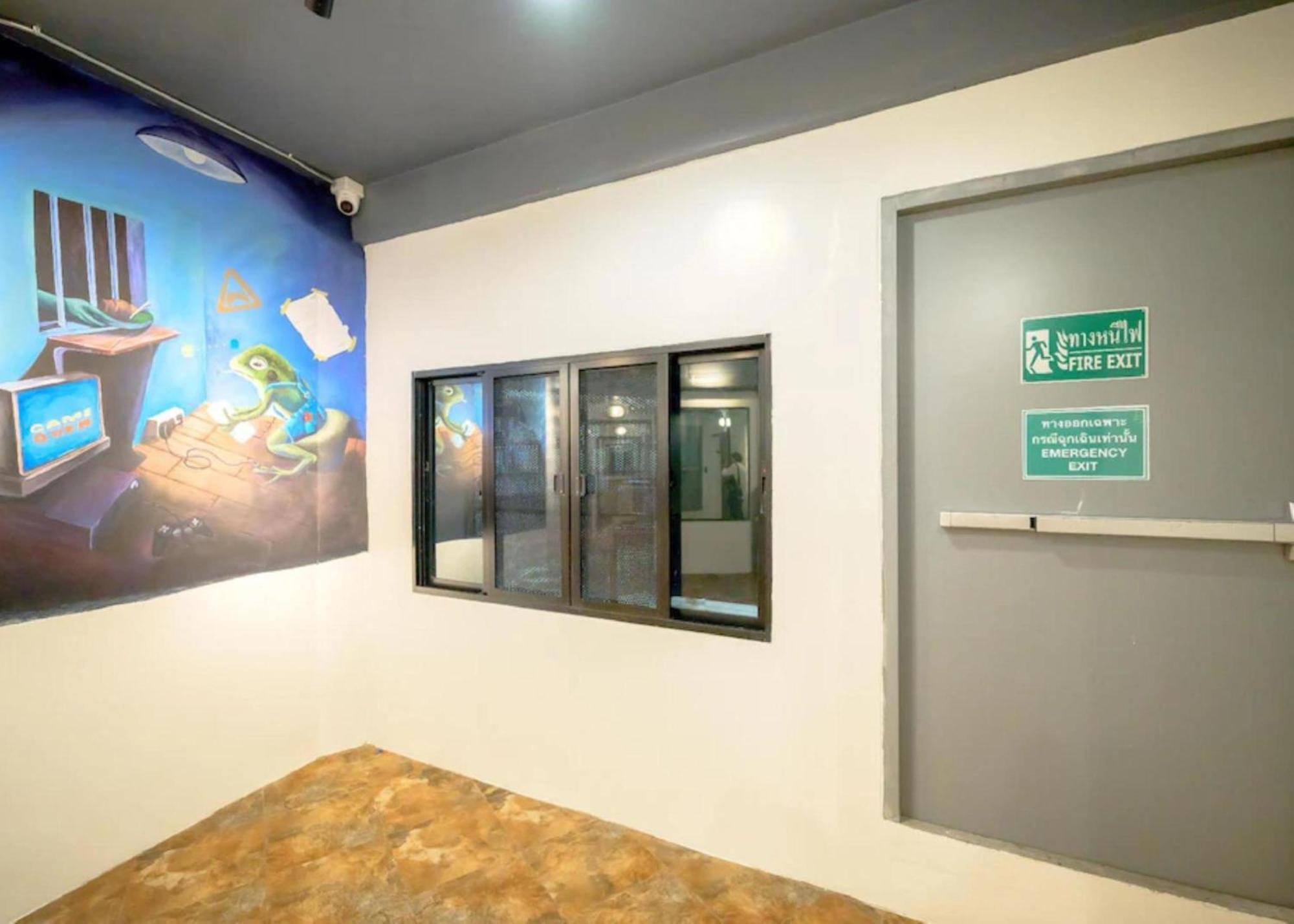 RedDoorz Episode 11 Hostel Sukhumvit Bangkok Exterior foto