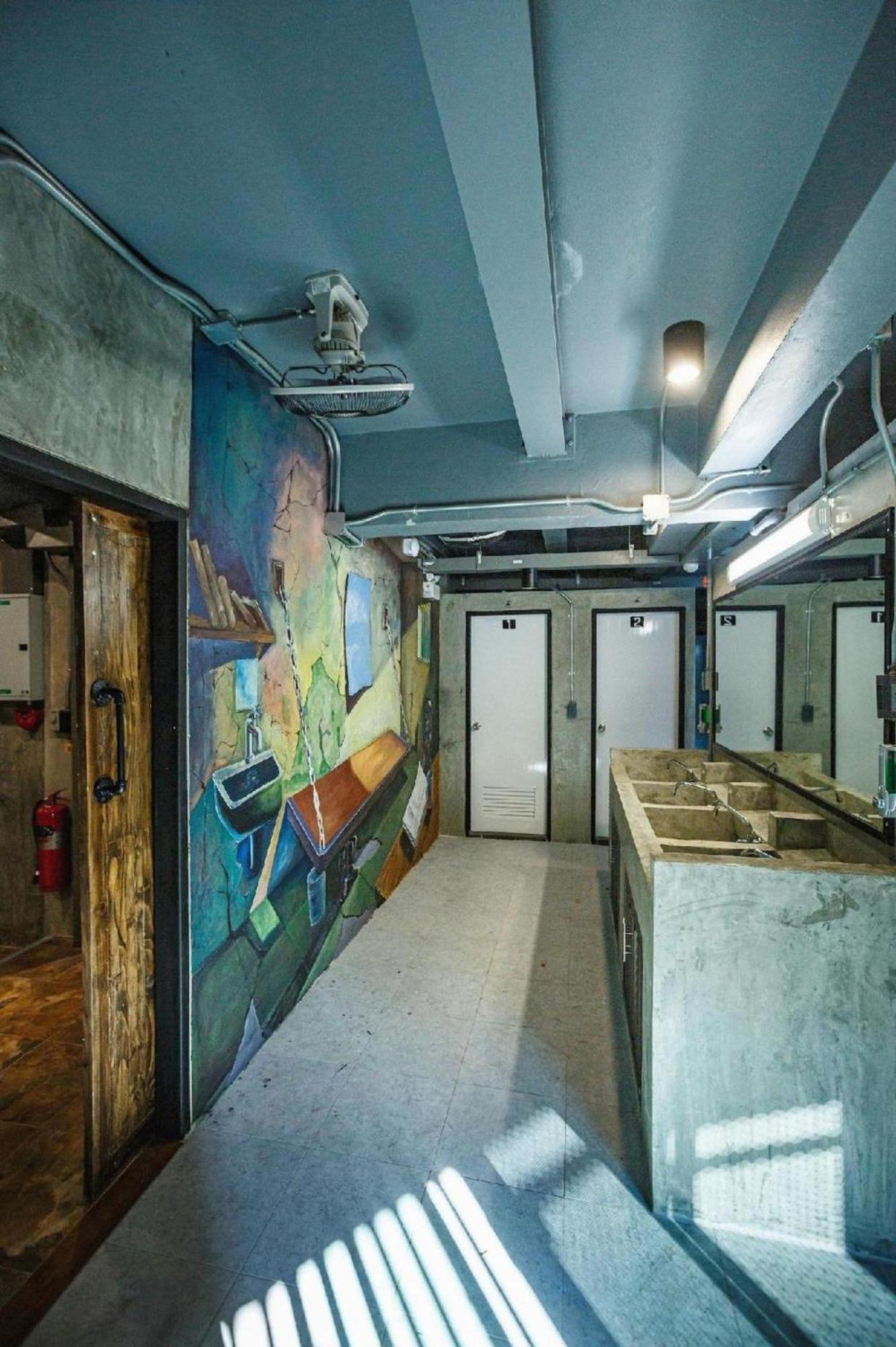 RedDoorz Episode 11 Hostel Sukhumvit Bangkok Exterior foto