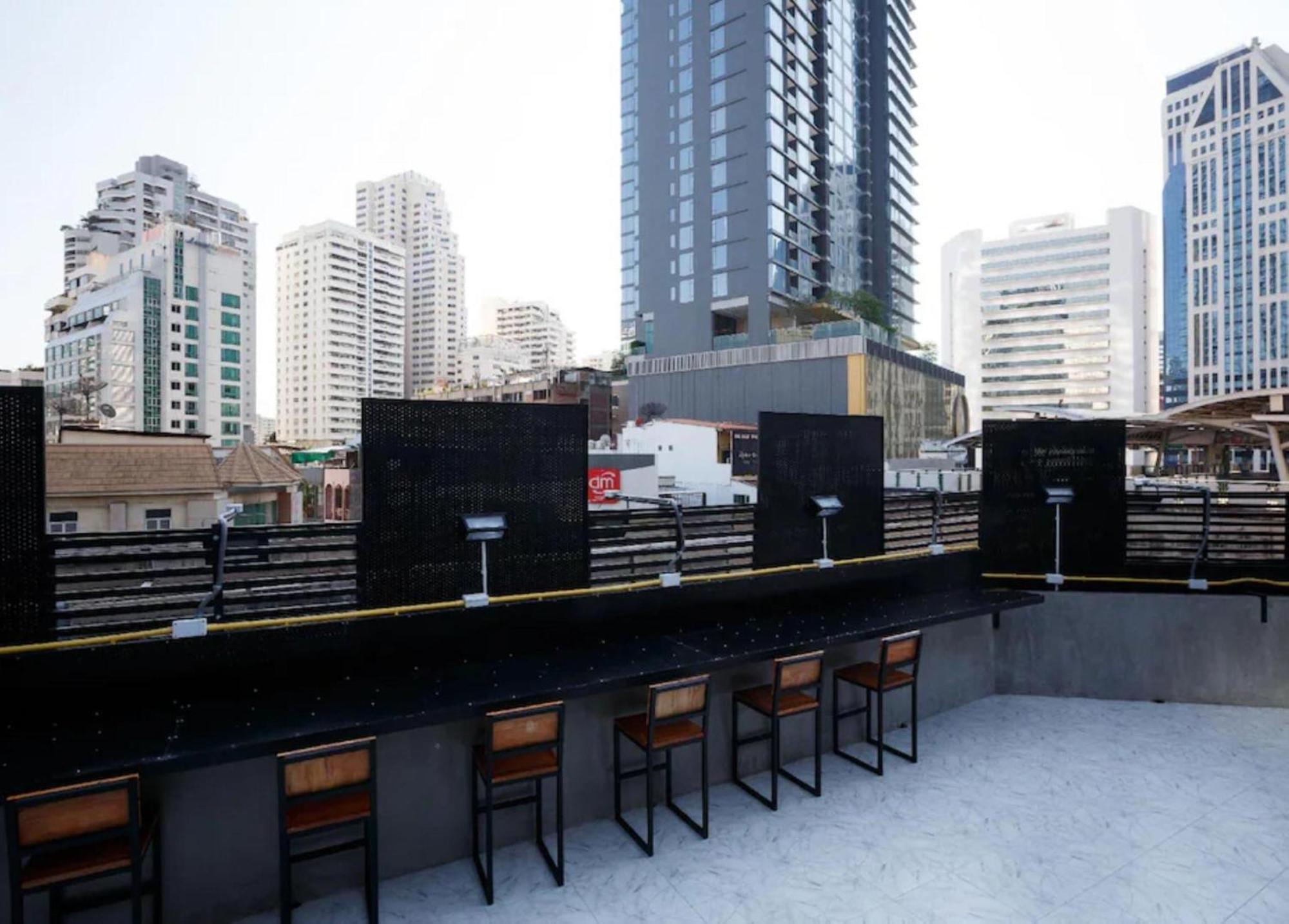 RedDoorz Episode 11 Hostel Sukhumvit Bangkok Exterior foto