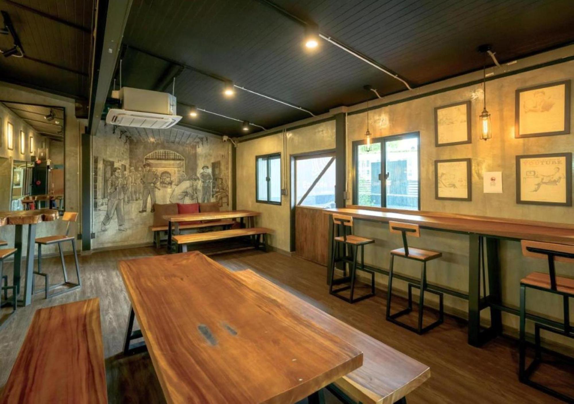 RedDoorz Episode 11 Hostel Sukhumvit Bangkok Exterior foto